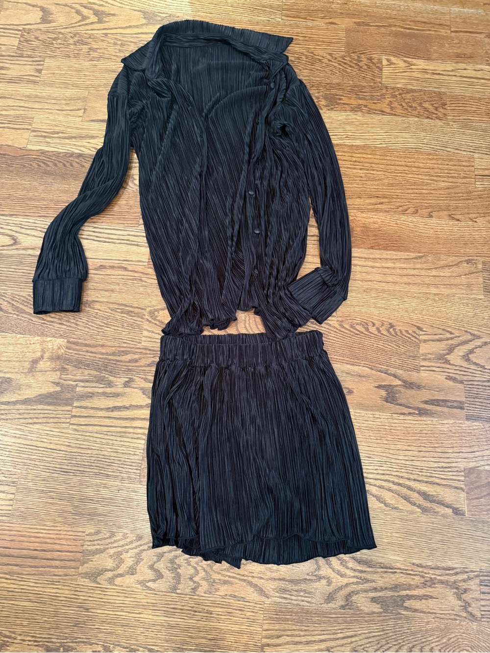 Black plisse set